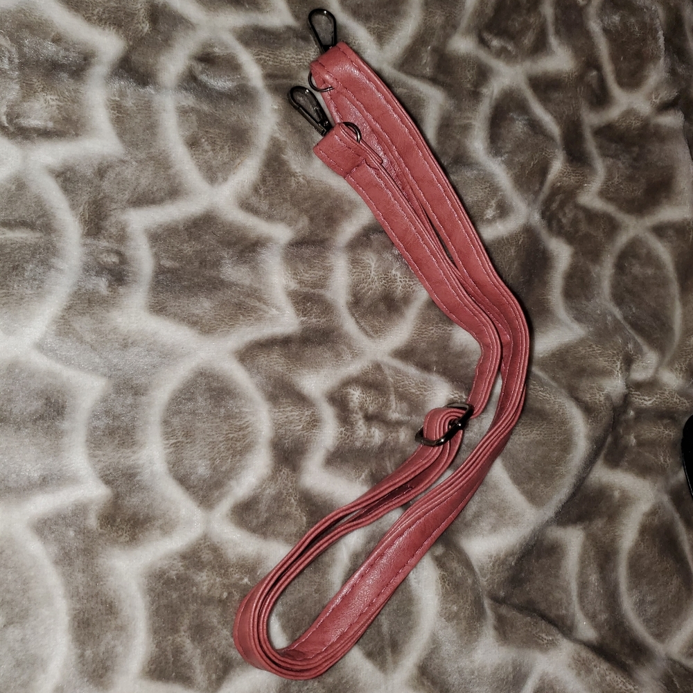 5 for $25 | NWOT Pink Handbag, Crossbody Bag, Wristlet, & Wallet Set *Minor Flaw - Picture 3 of 14